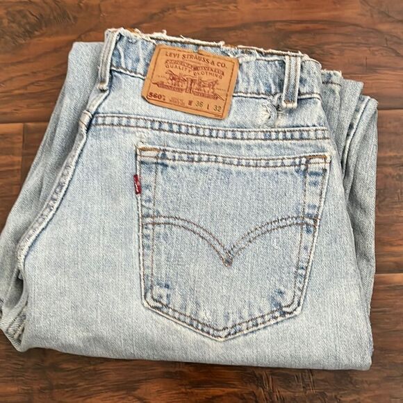 Vintage Levi’s 560 Distressed Blue Denim Jeans Loose Fit Taper Leg Style Casual - Picture 2 of 16